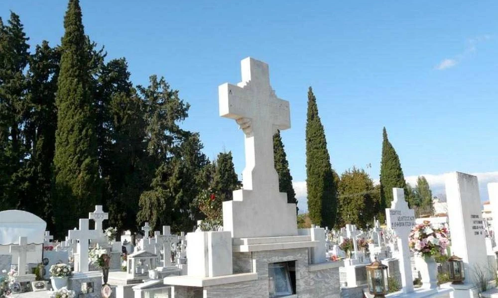 Τραγωδία στην Αμαλιάδα: 28χρονος αυτοκτόνησε με καραμπίνα λίγο πιο πέρα από τον τάφο του πατέρα του